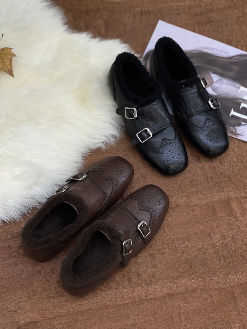 英伦软底毛毛鞋保暖韩版皮带扣鞋乐福鞋百搭英伦风多巴胺百搭鞋子