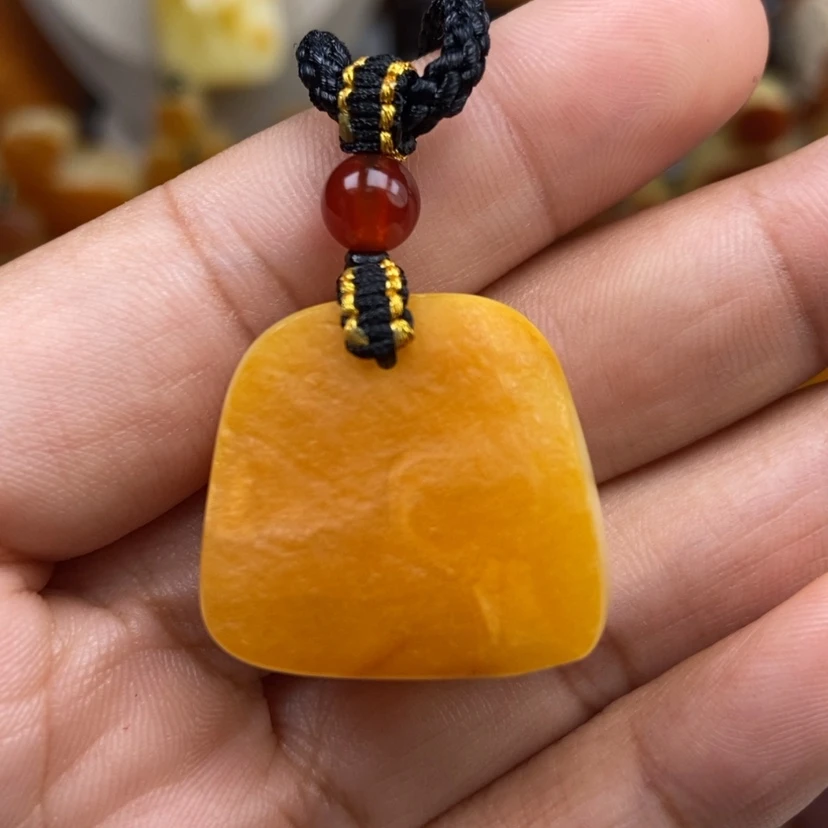 【闪购商品】琥珀颈饰未镶嵌