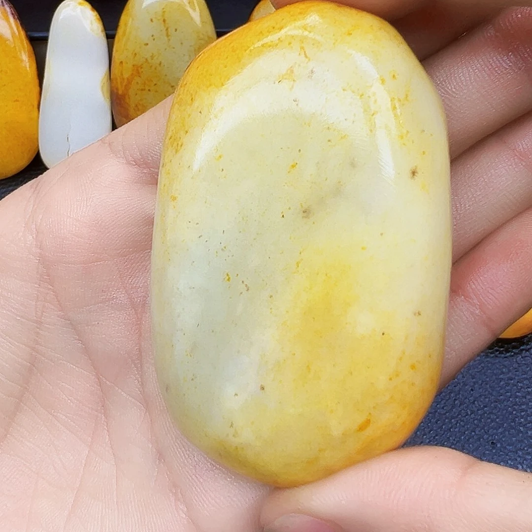 和田玉未镶嵌珠宝奇石