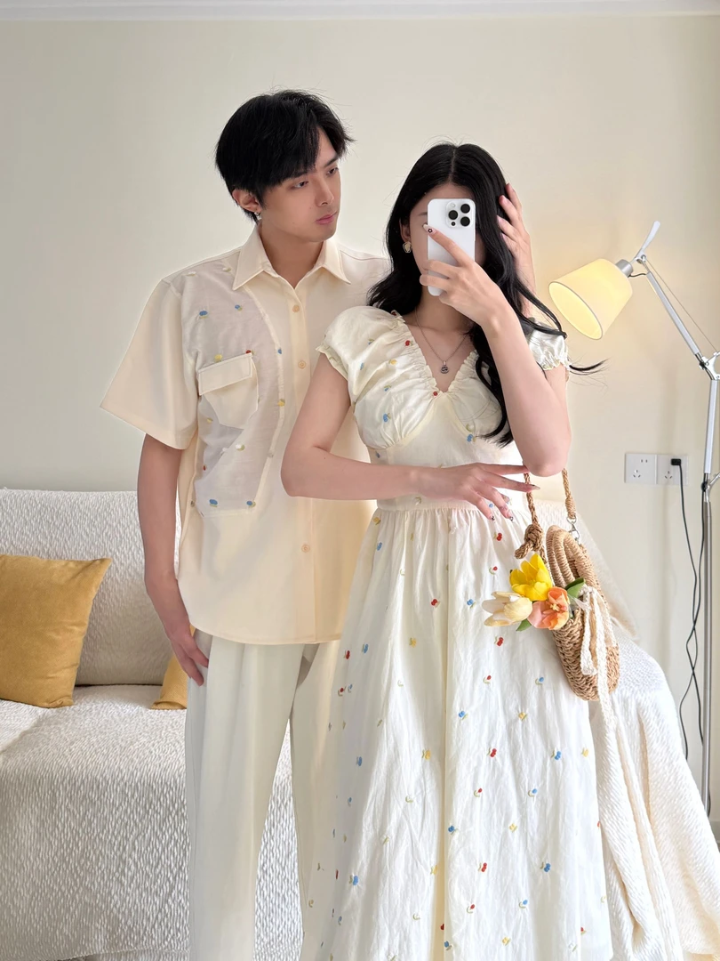 情侣装夏季宽松碎花少女小众V领气质吊带法式连衣裙男短袖衬衫潮