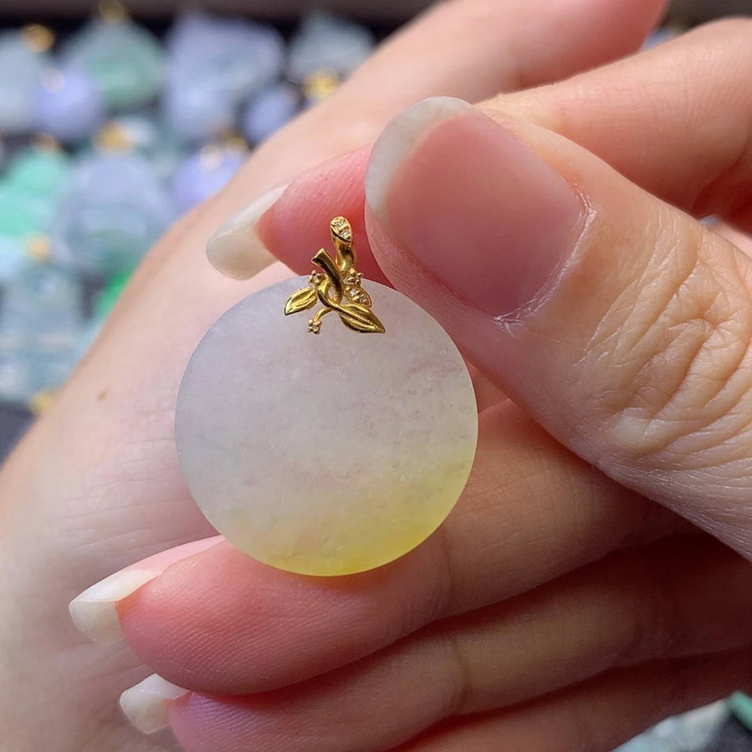 【闪购商品】吊坠(赠链)18K金镶嵌翡翠