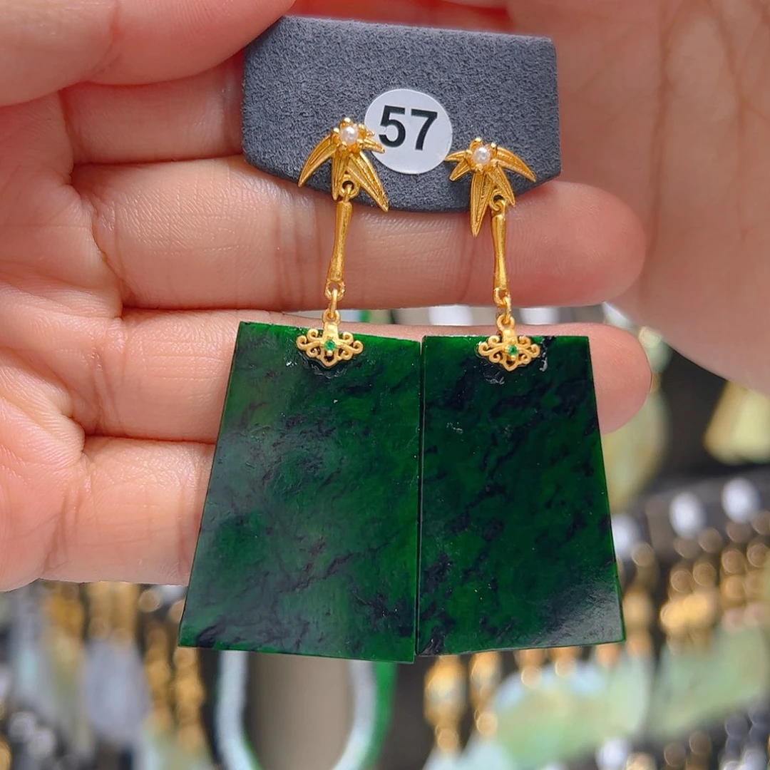 未镶嵌翡翠耳饰秀****身