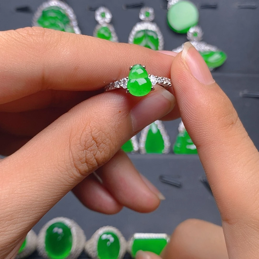 未镶嵌戒指翡翠戒指