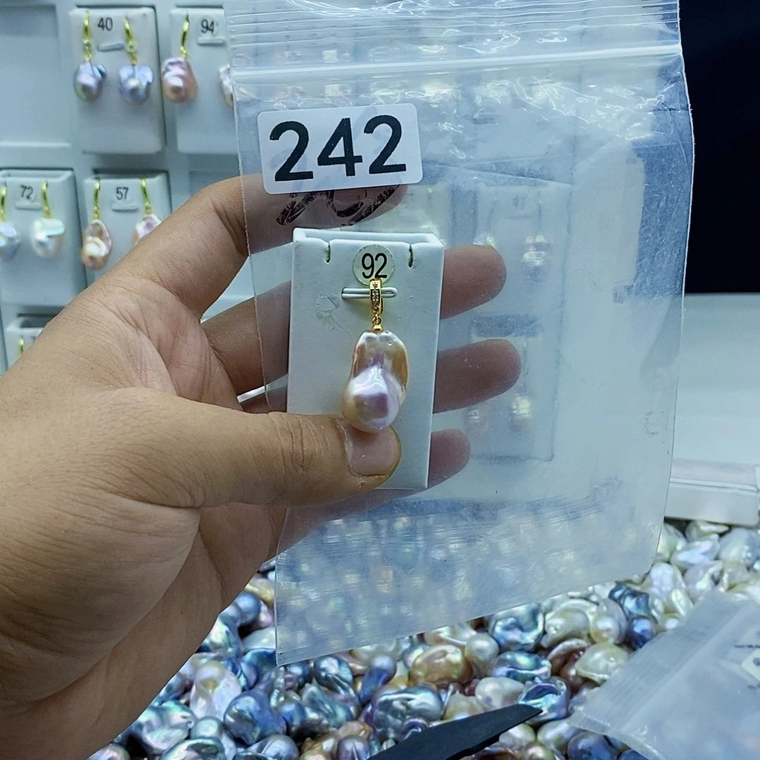 淡水珍珠合金颈饰