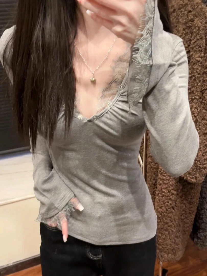 韩系纯欲风小心机v领长袖t恤女秋冬蕾丝花边bm风修身别致绝美上衣