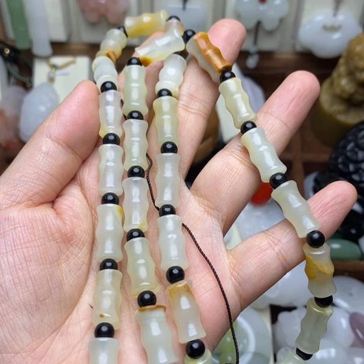 钠长石玉合金颈饰