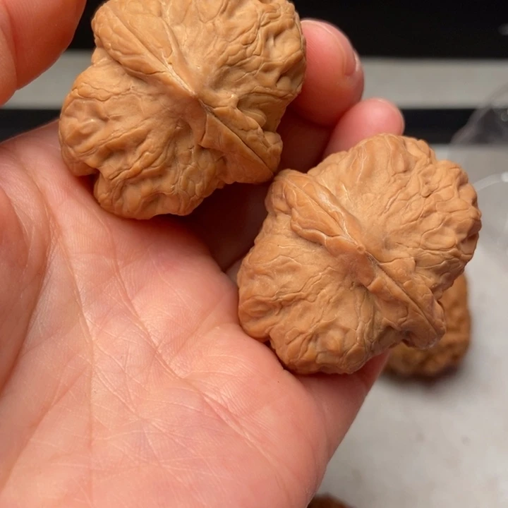 文玩核桃吊坠战马36尺