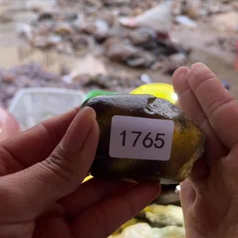 【闪购商品】未镶嵌大型摆件（非配饰）水晶南****沙