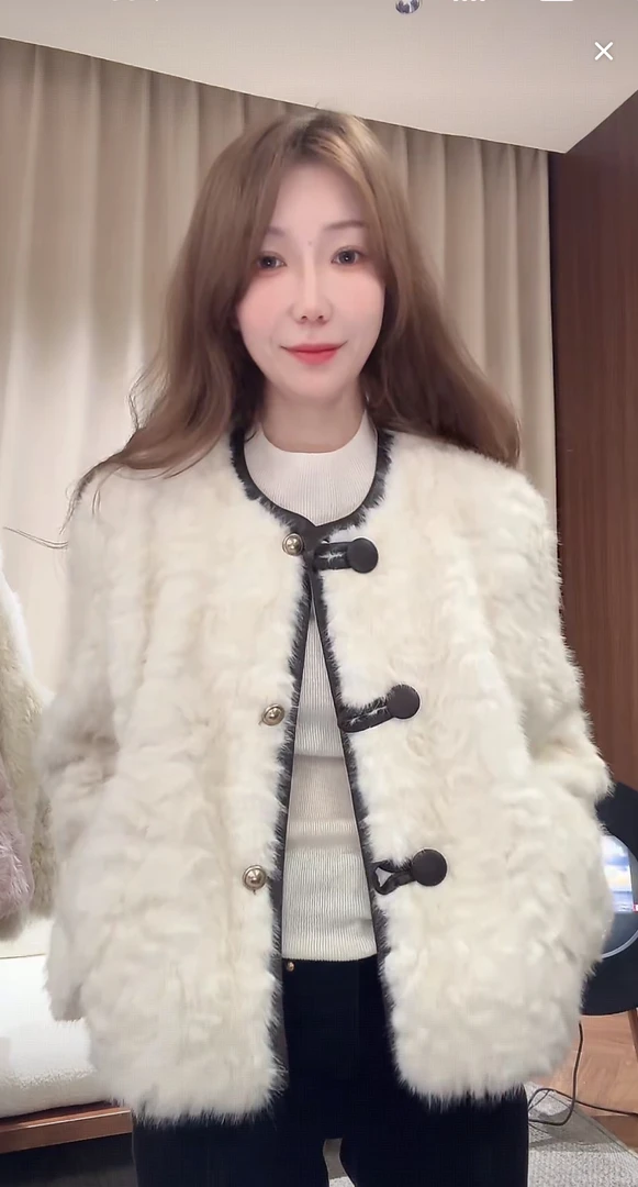 DEDM•STUDIO/重工高级感静奢颗粒绒毛毛圆领外套2510WT/5829