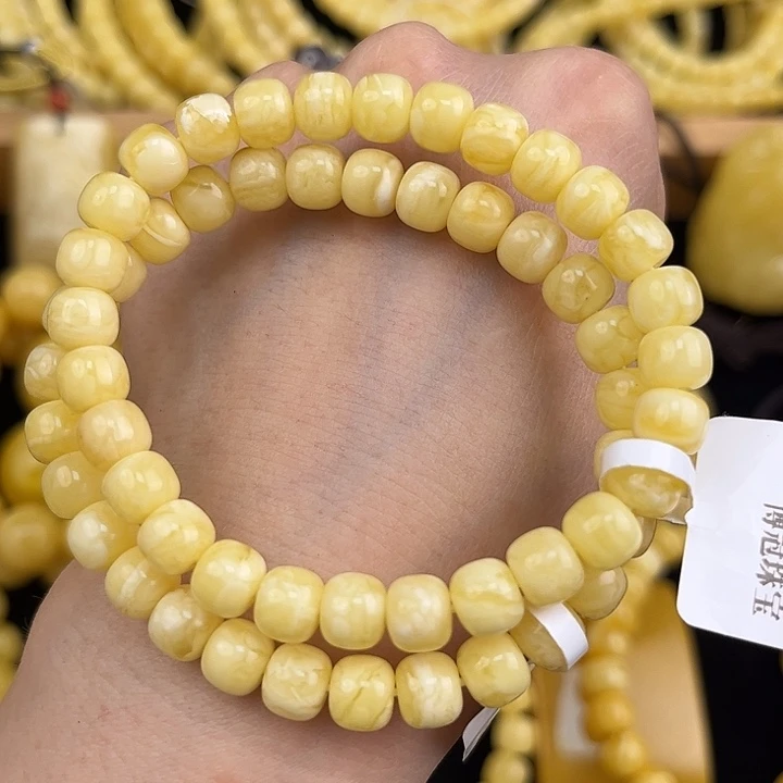 琥珀颈饰未镶嵌琥珀，多样性发其一