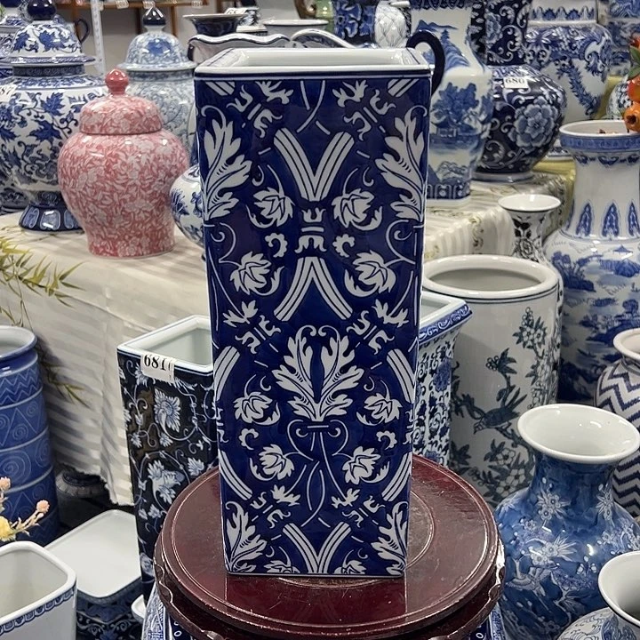 摆件青花瓷手工手绘高温釉下彩家居摆件，花瓶