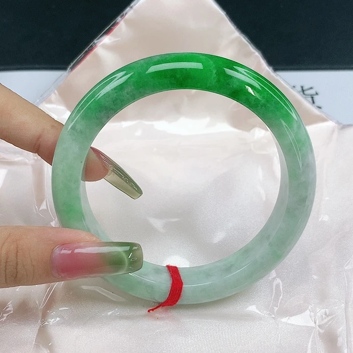翡翠未镶嵌手镯圈63，0B041