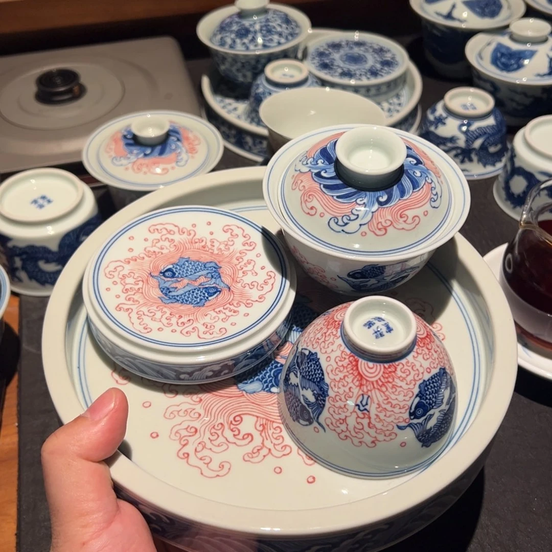 盖碗团鱼青花釉下红茶具一套
