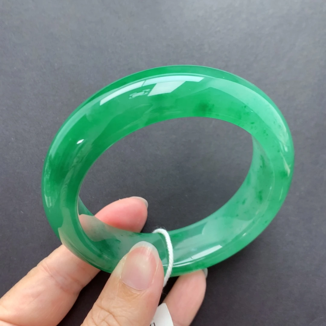 未镶嵌手镯石英质玉