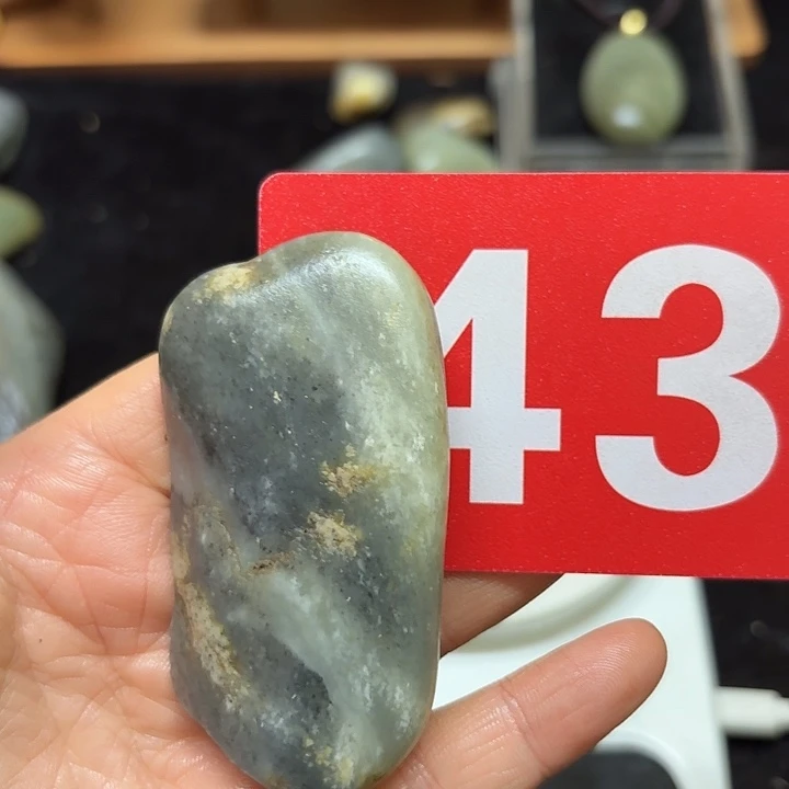 和田玉（糖玉）未镶嵌挂件