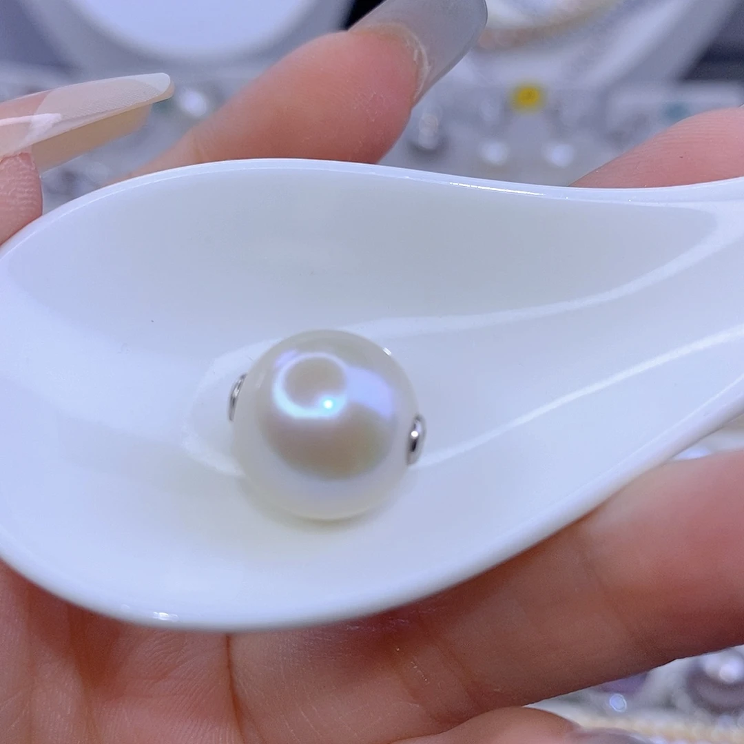 颈饰银S925镶嵌淡水珍珠