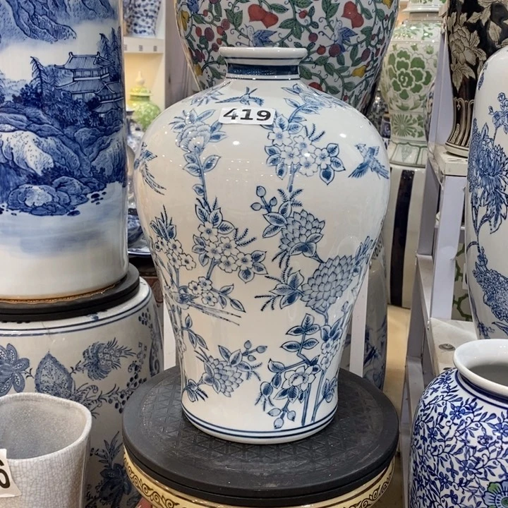 摆件手绘陶瓷梅瓶花瓶