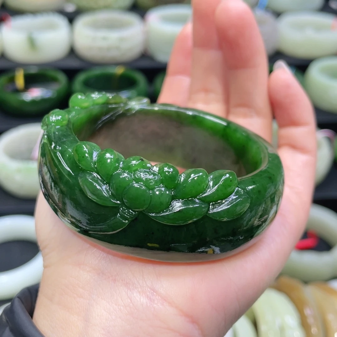未镶嵌手镯和田玉18