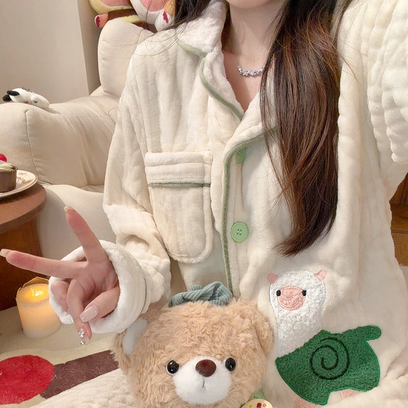 草绿小羊睡衣女秋冬季法兰绒长袖长裤甜妹可爱加厚保暖家居服套装