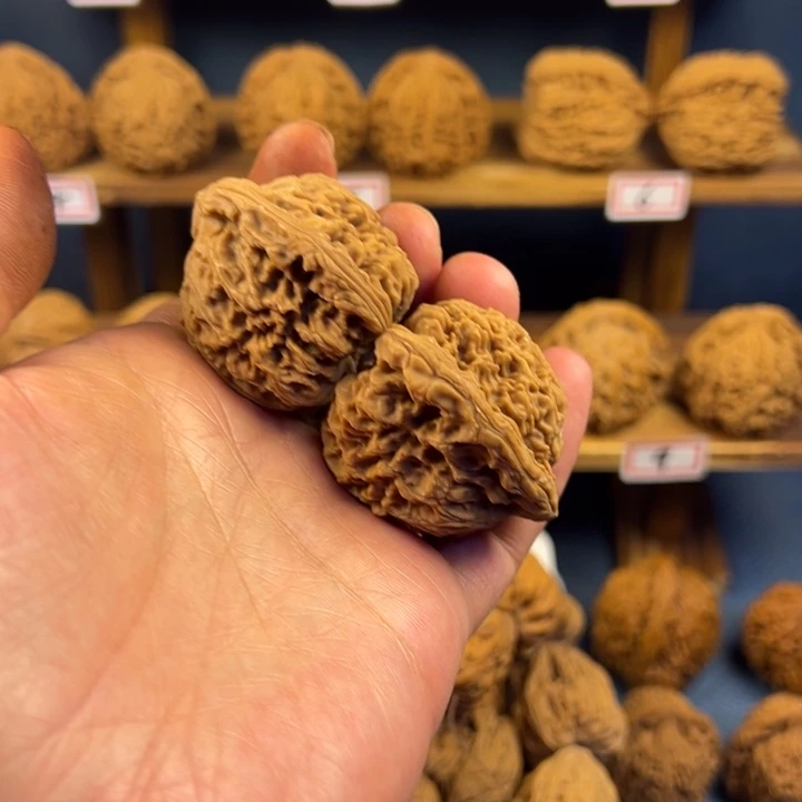 _***、手串/手链核桃南疆石狮子头一对