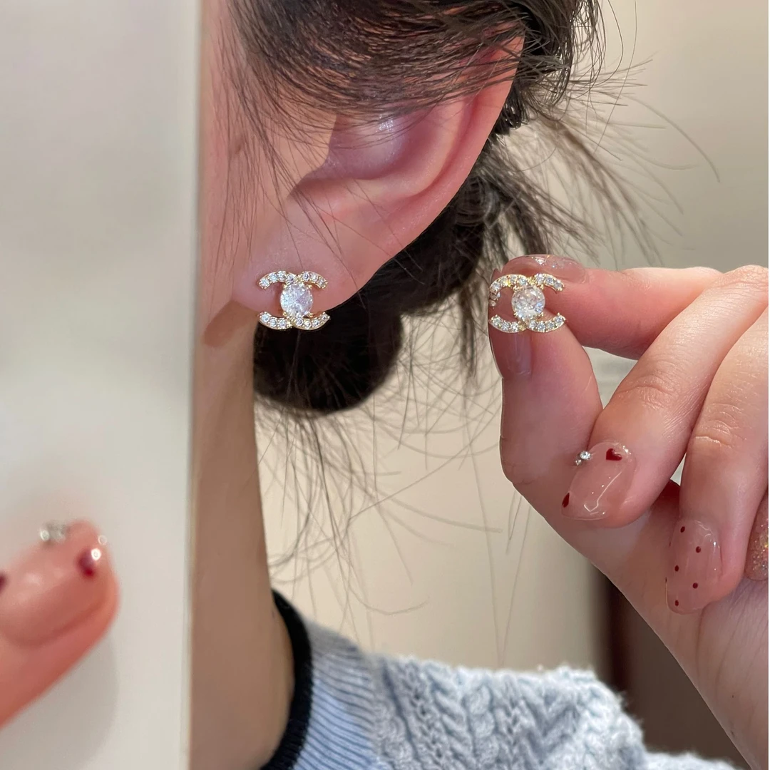 法式轻奢简约时尚耳钉小众高级感百搭耳饰宽1.2CM高1.0CMR2032