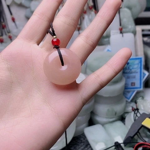 吊坠(赠链)未镶嵌石英质玉