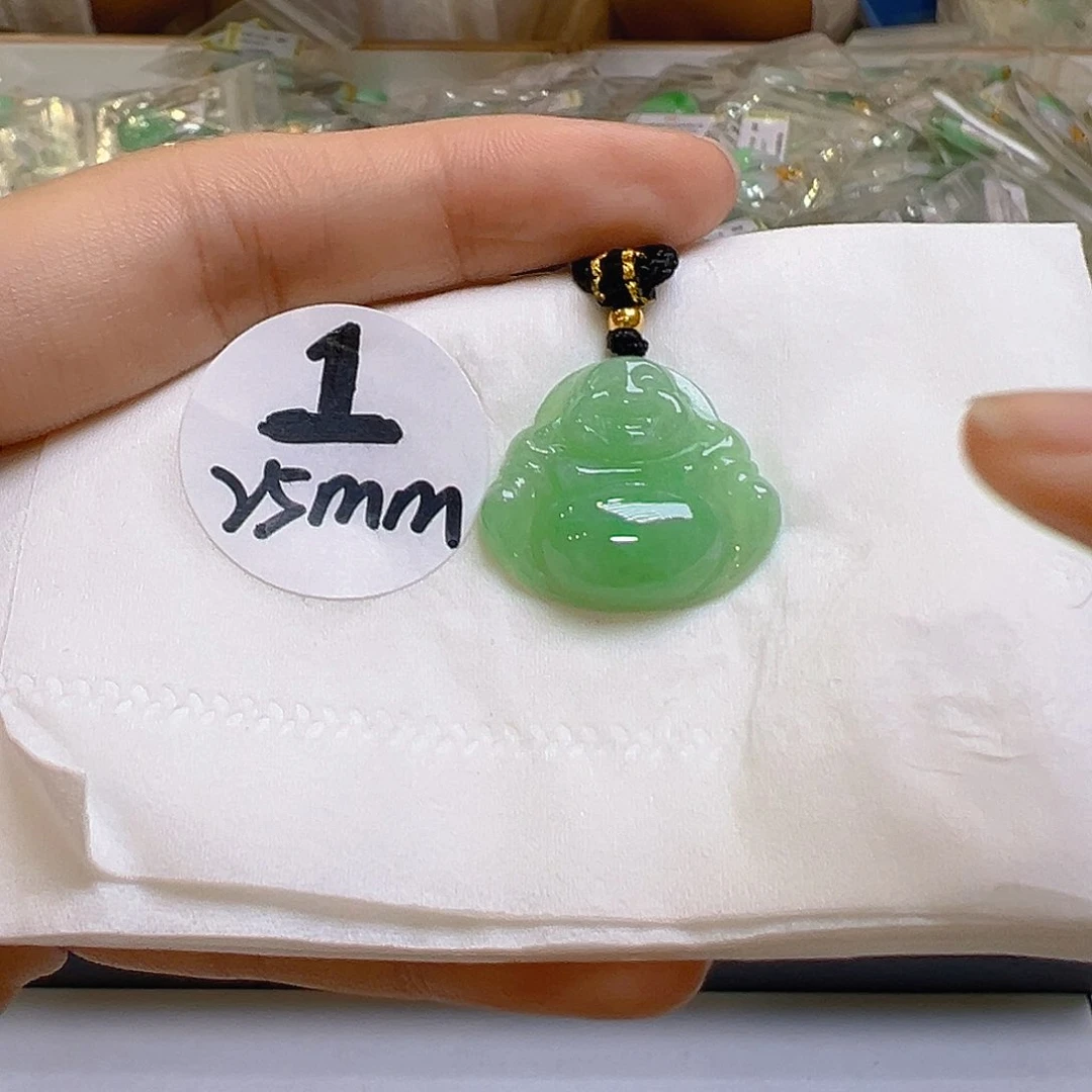 翡翠足金镶嵌颈饰翡翠