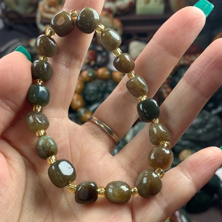 岫岩河磨玉（透闪石质玉）把件未镶嵌