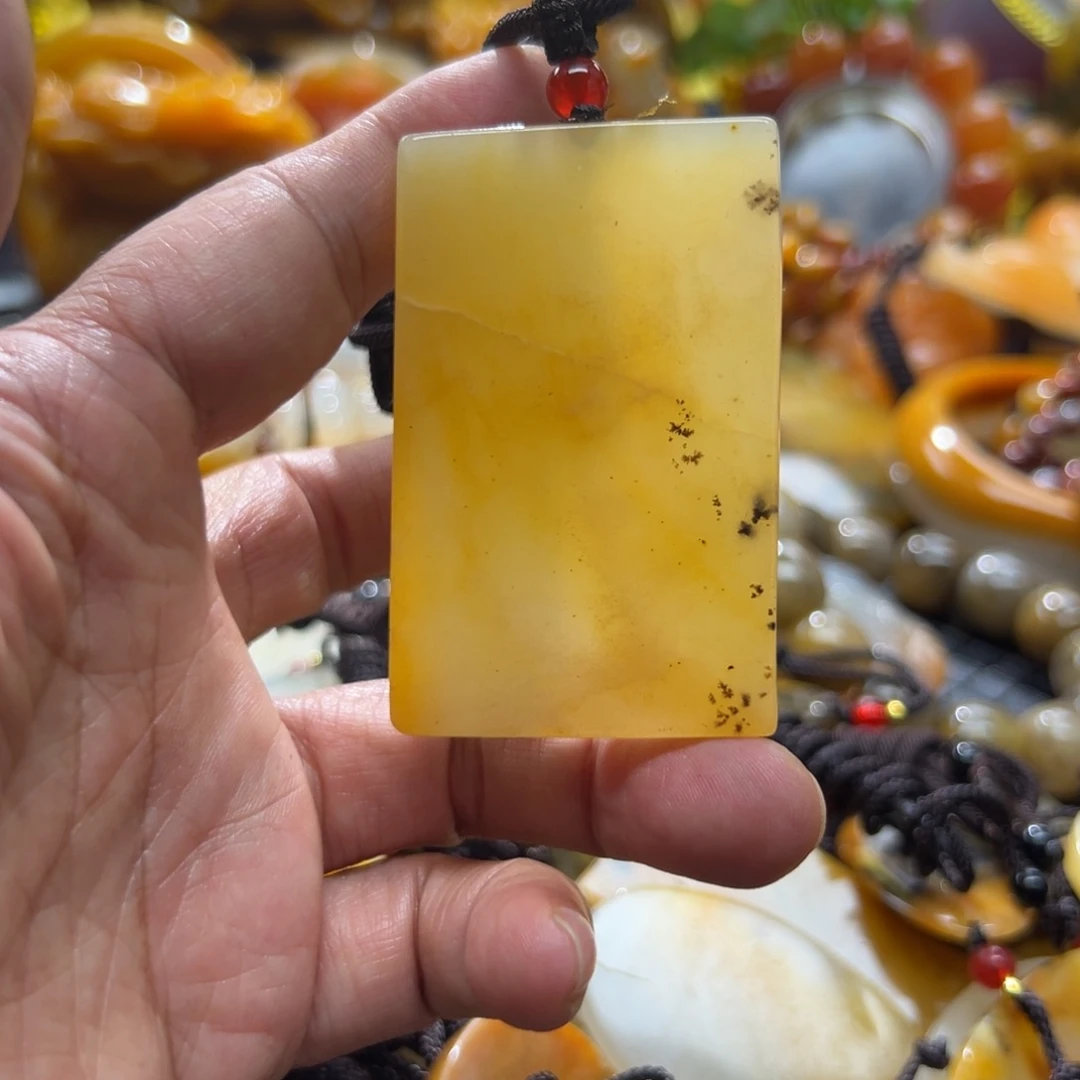 石英质玉未镶嵌颈饰