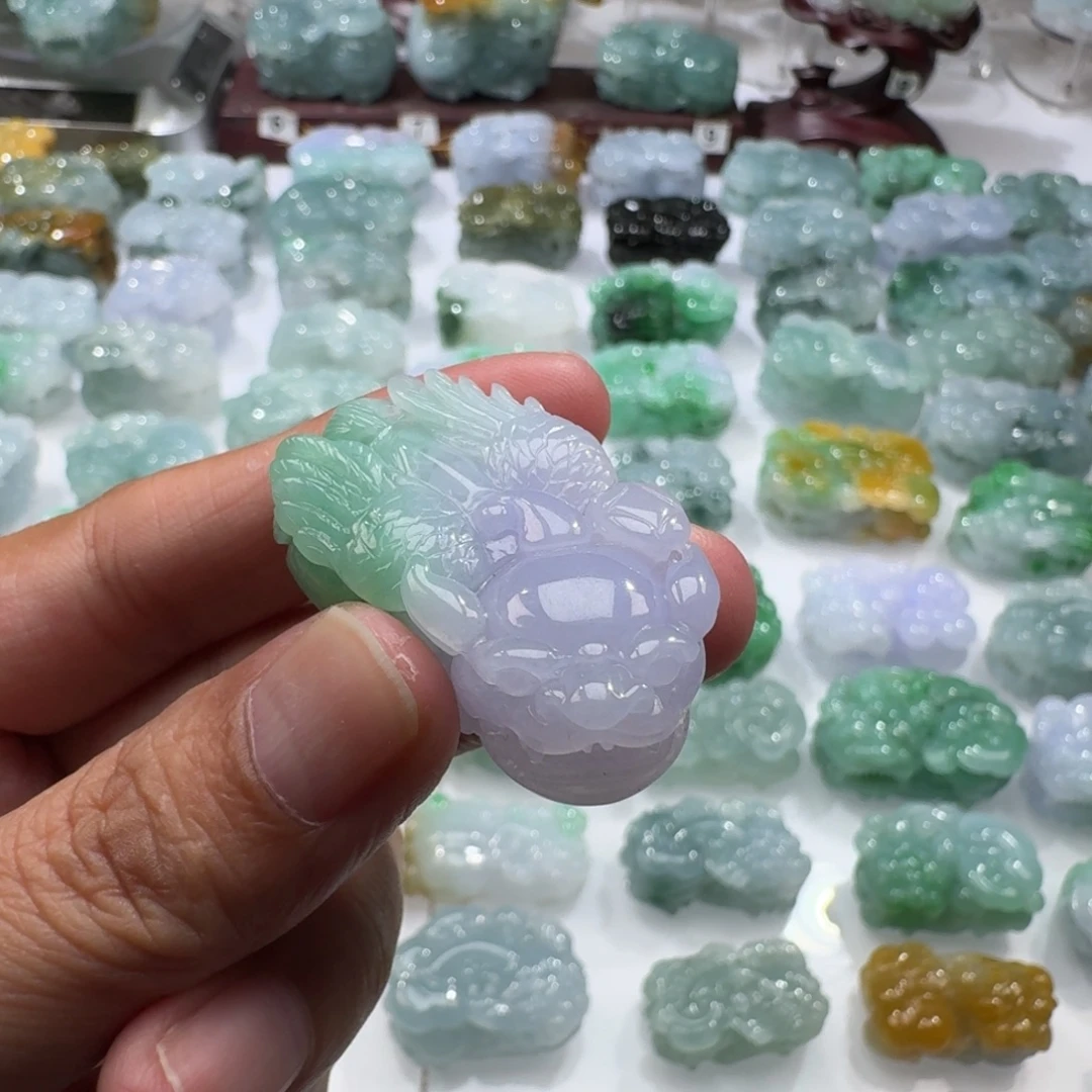 小***舞翡翠未镶嵌挂件貔貅