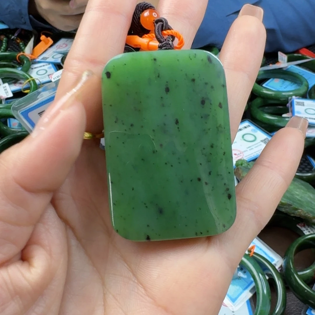 和田玉（碧玉）颈饰未镶嵌