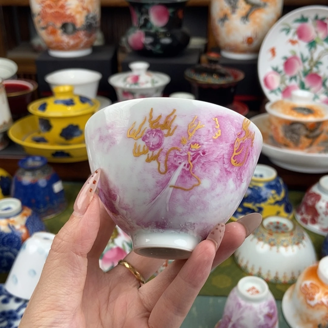 陶瓷的设计师是一个人的
