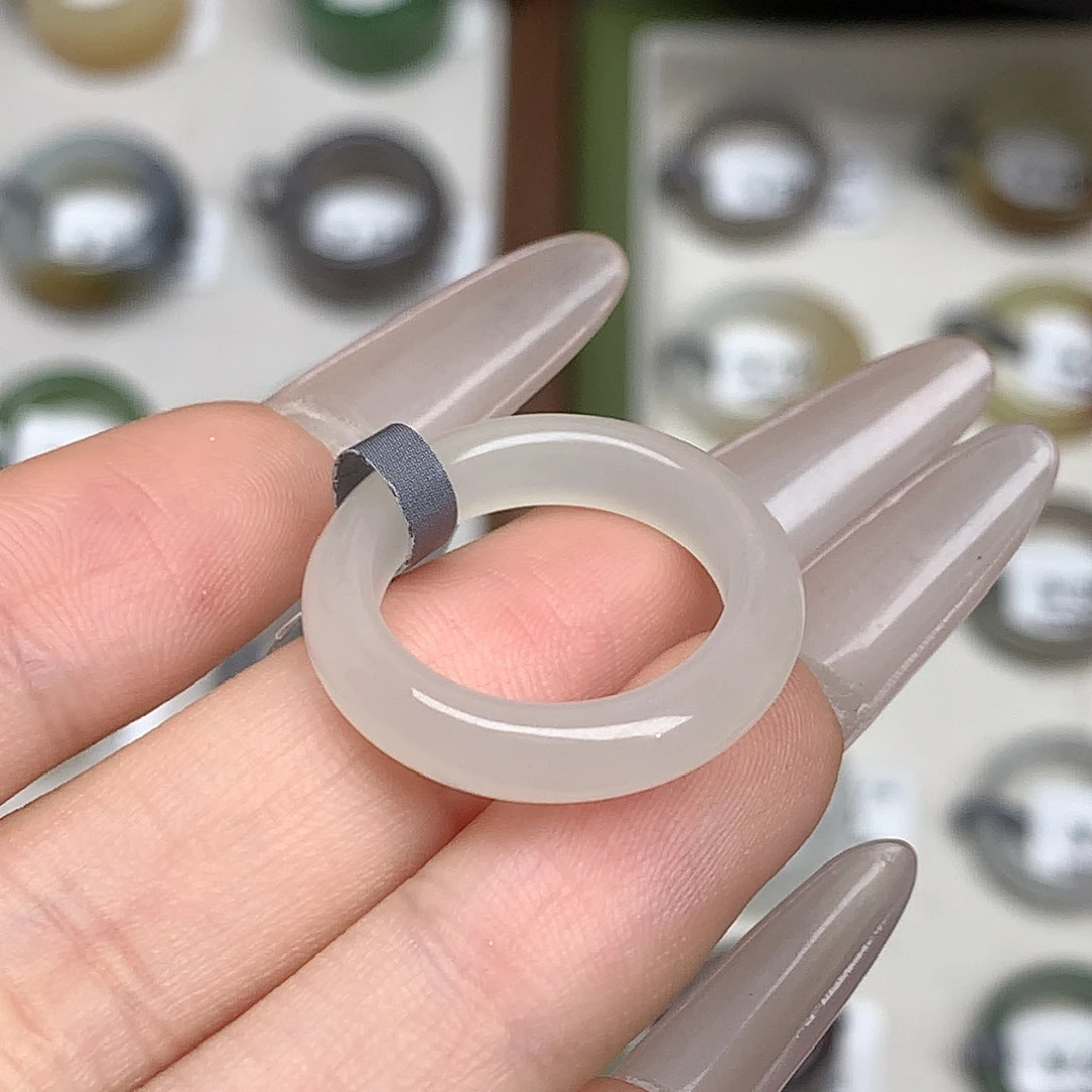 未镶嵌戒指和田玉欢****i