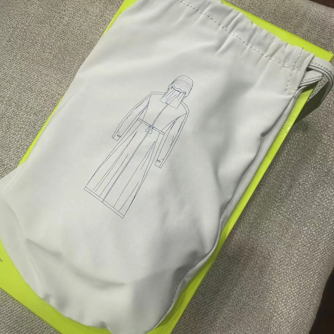 灰色盒装    外套