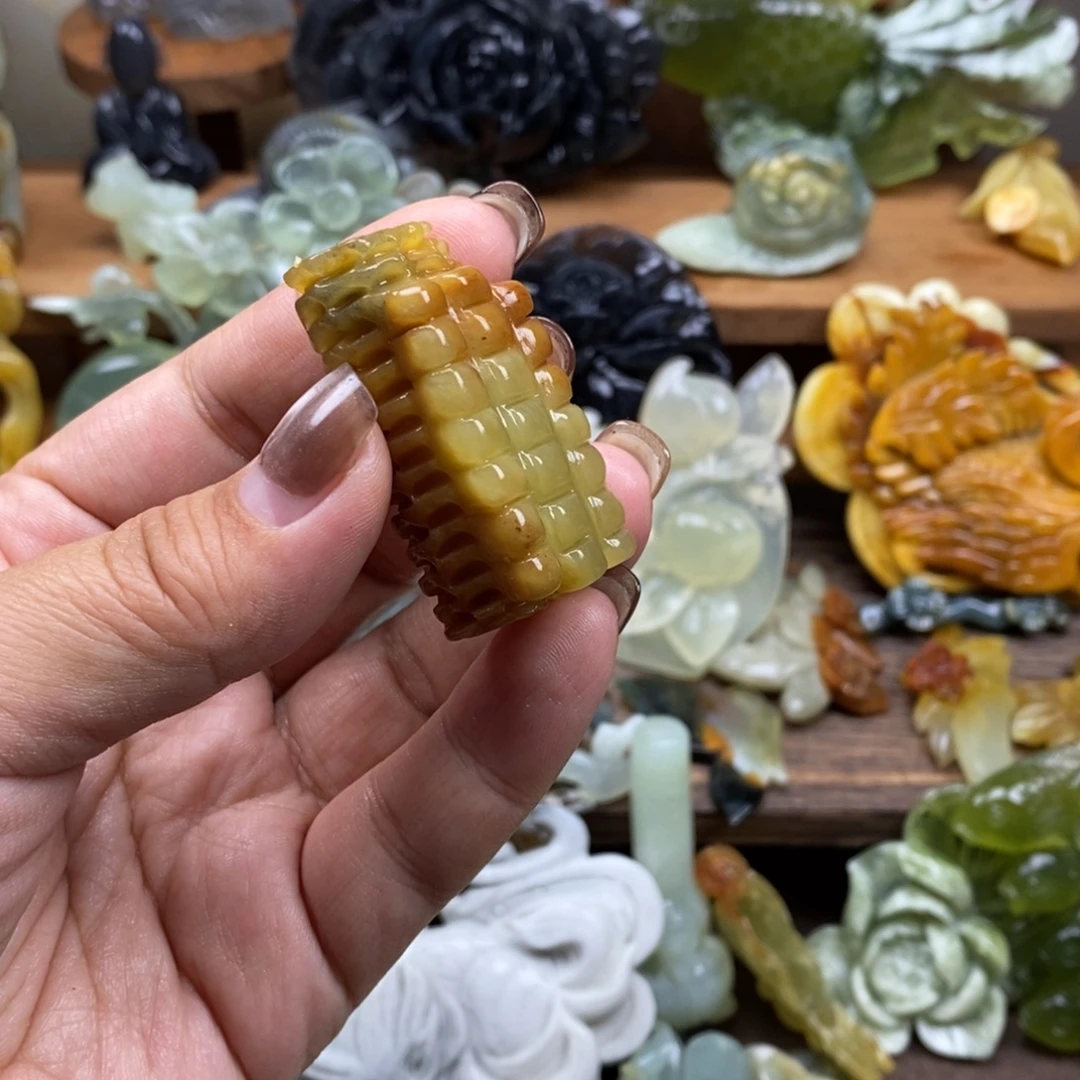 蛇纹石玉未镶嵌吊坠(赠链)