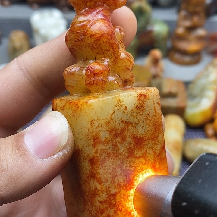 未镶嵌蛇纹石玉颈饰