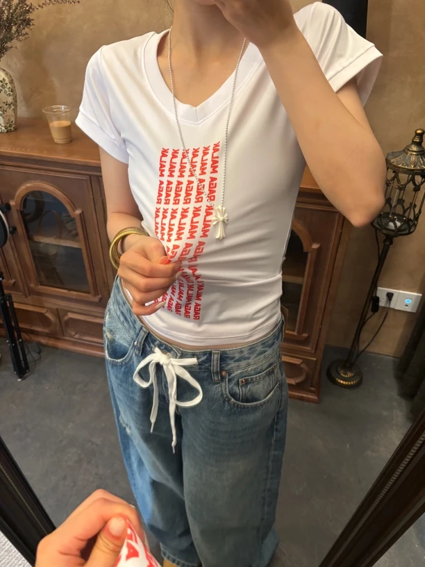 PEACE&LOVE 小众设计v领显瘦Jennie同款T恤