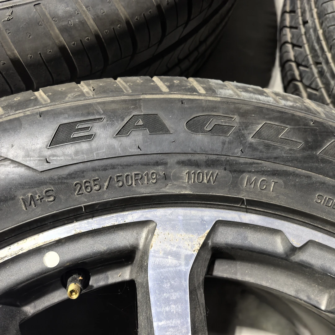 玛莎拉蒂莱万特轮毂，265-50R19 标价即一套全部价位