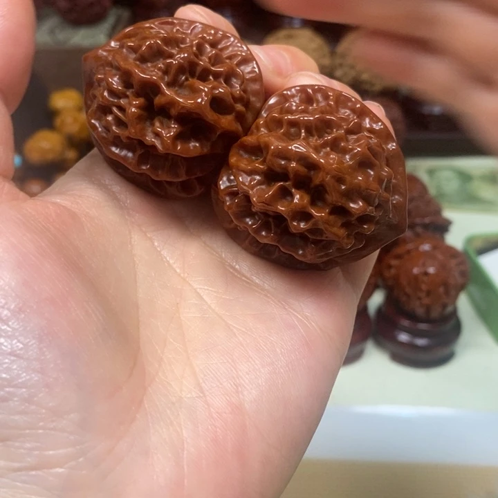 文玩核桃吊坠帝王