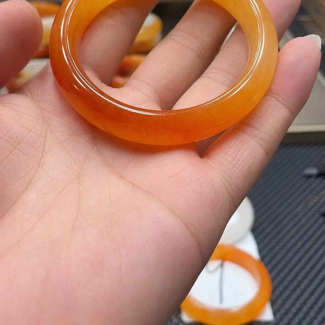 石英质玉（黄龙玉）未镶嵌手镯—****芬