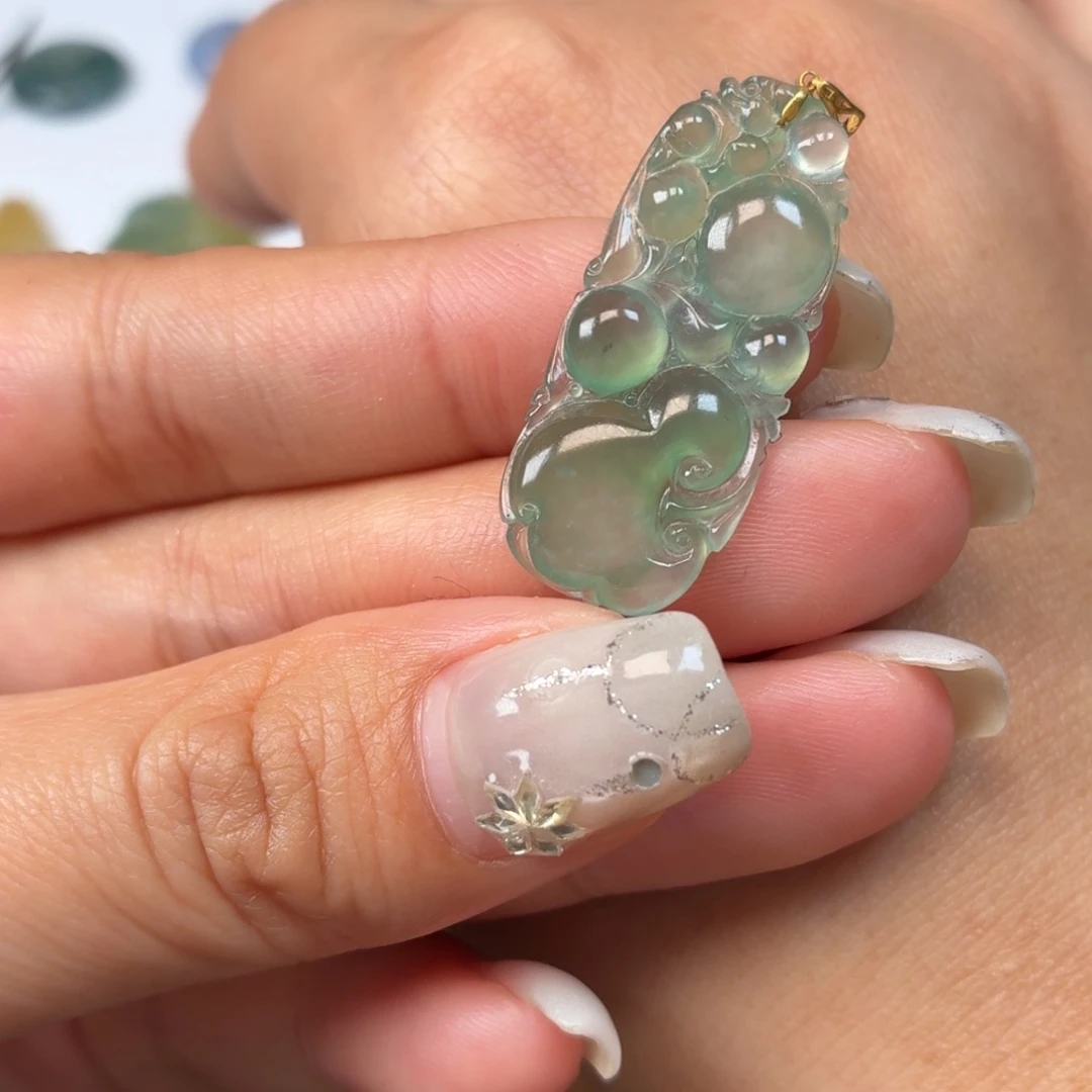 定制翡翠未镶嵌如意