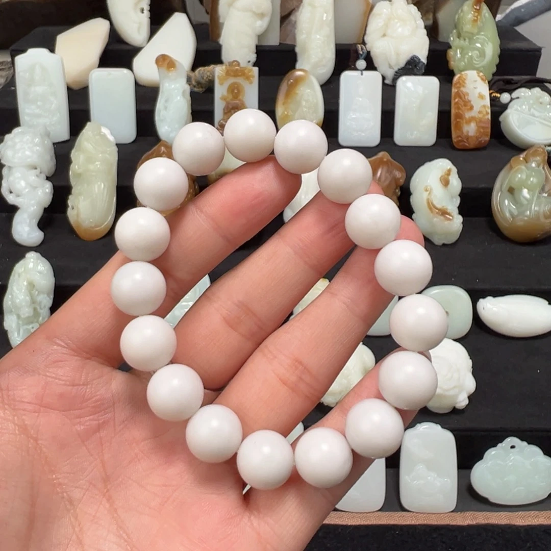 和田玉颈饰未镶嵌