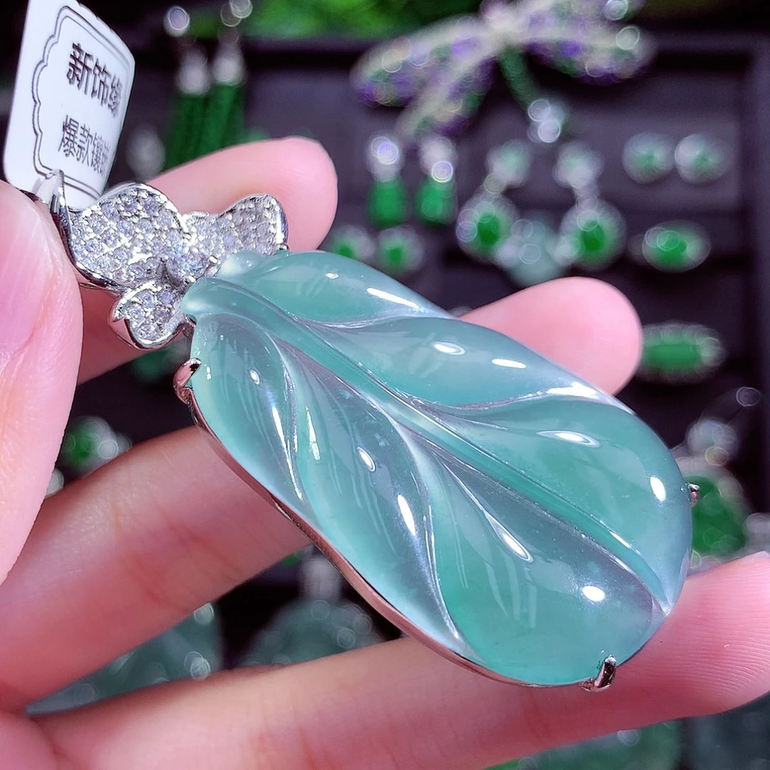 颈饰未镶嵌翡翠天然