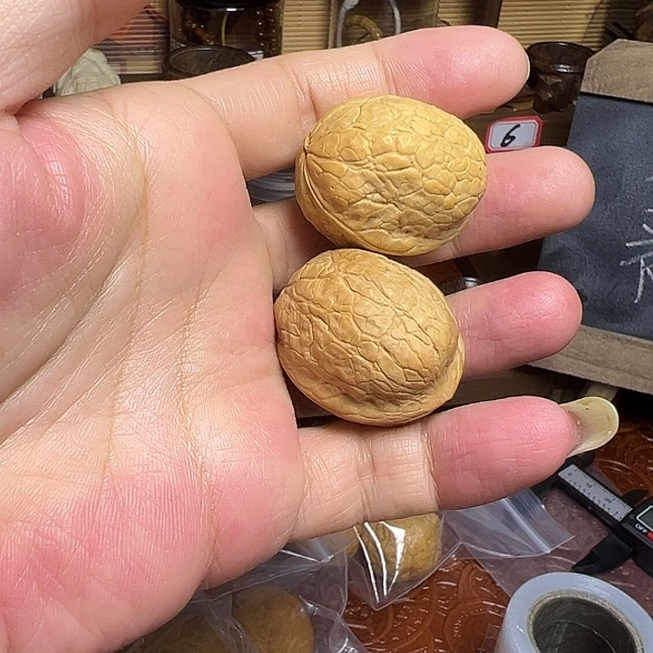 文玩核桃吊坠蛇皮球