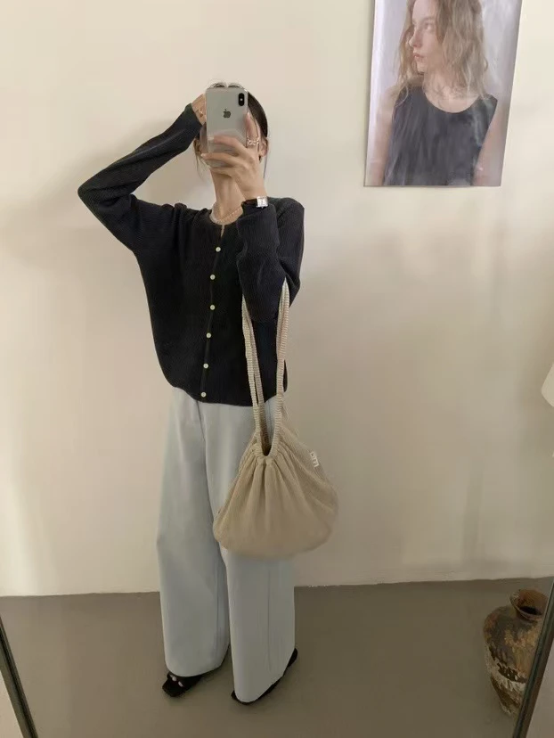 lovely@m2813 韩系温柔小V领显瘦开衫 6-22