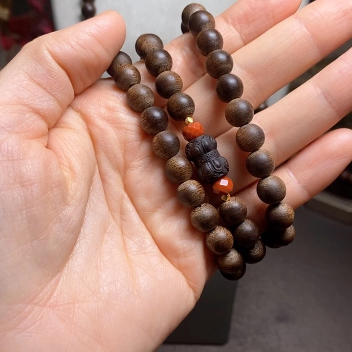 沉香手串越南芽庄天花板白棋楠0.8设计➕沉香木雕设计