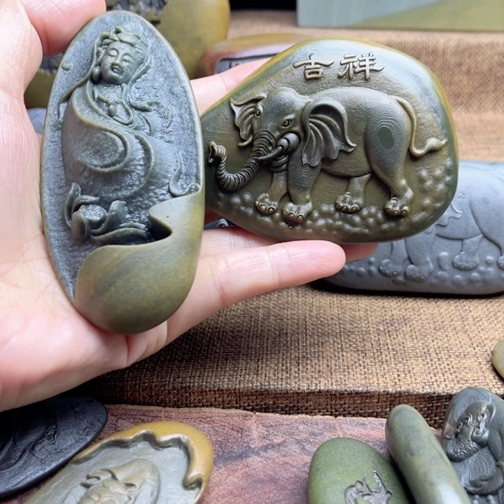 有机玻璃大湾石原石雕刻欣赏