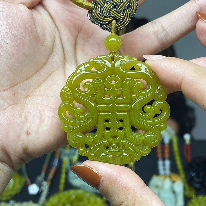 未镶嵌蛇纹石玉颈饰
