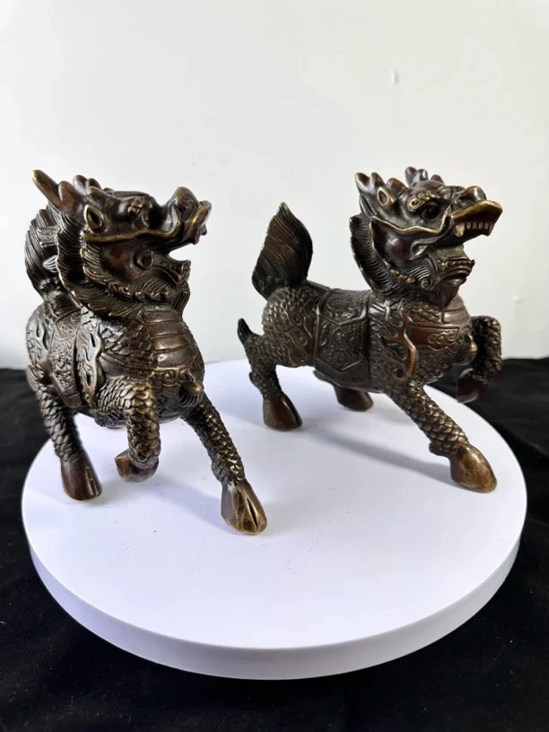 铜器摆件。麒麟摆件