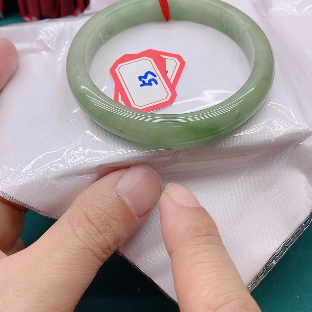 翡翠手镯未镶嵌筱*咕533333333
